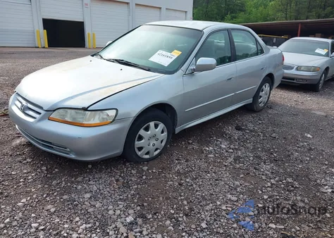 2001 Honda Accord 3.0 Lx из США, поврежденный, VIN 1HGCG16481A076636